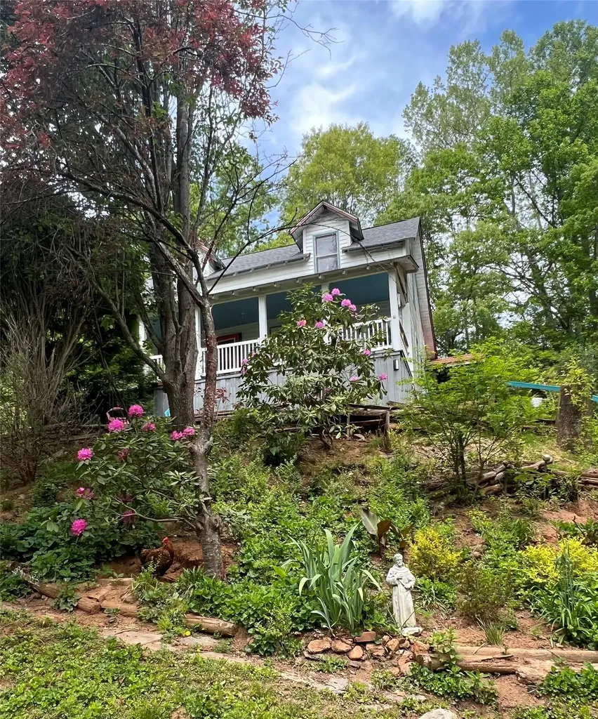 29 Regal Avenue Sylva NC 28779