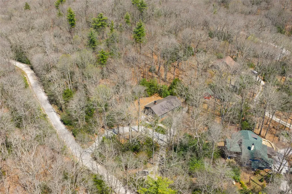 255 Turtle Pond Road Highlands NC 28741