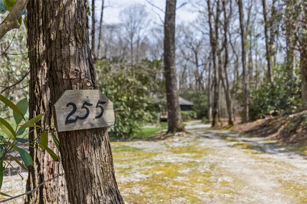 255 Turtle Pond Road Highlands NC 28741
