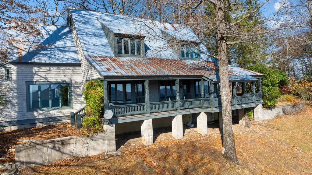 1764 Retreat Lane Highlands NC 28741
