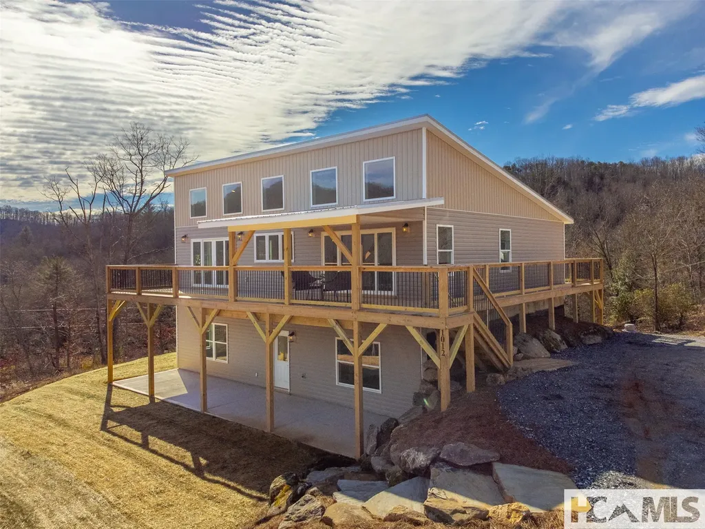 1012 Sols Creek Church Road Tuckasegee NC 28783
