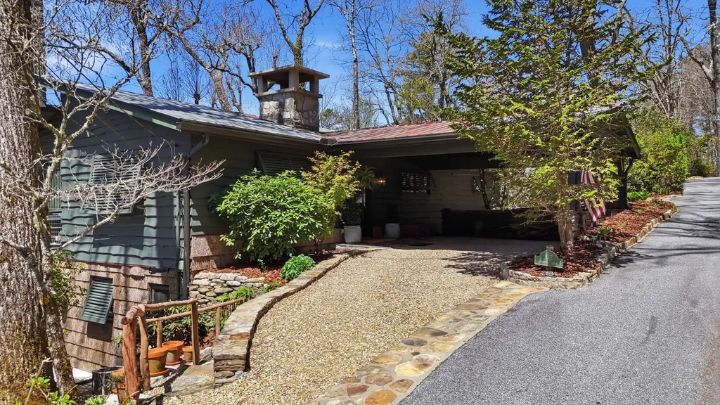 172 Dogwood Drive Highlands NC 28741
