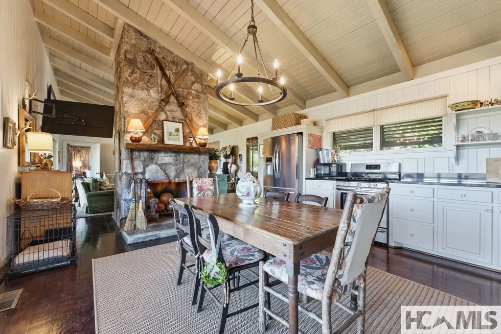 172 Dogwood Drive Highlands NC 28741