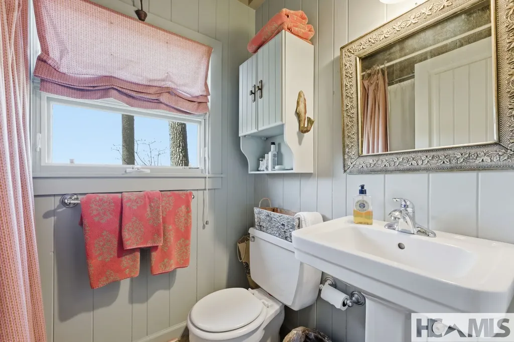172 Dogwood Drive Highlands NC 28741