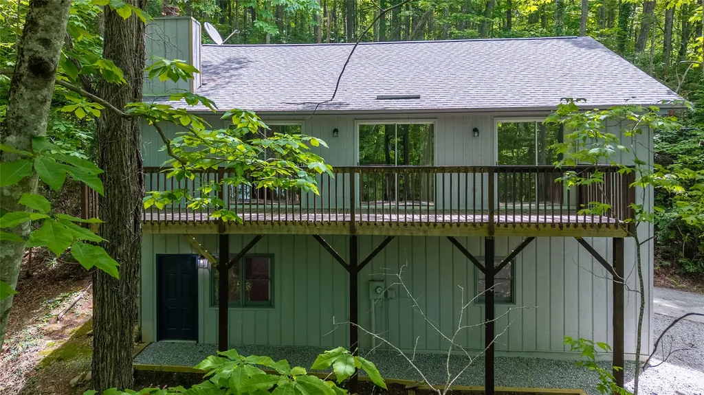 1752 Black Oak Drive Sapphire NC 28774