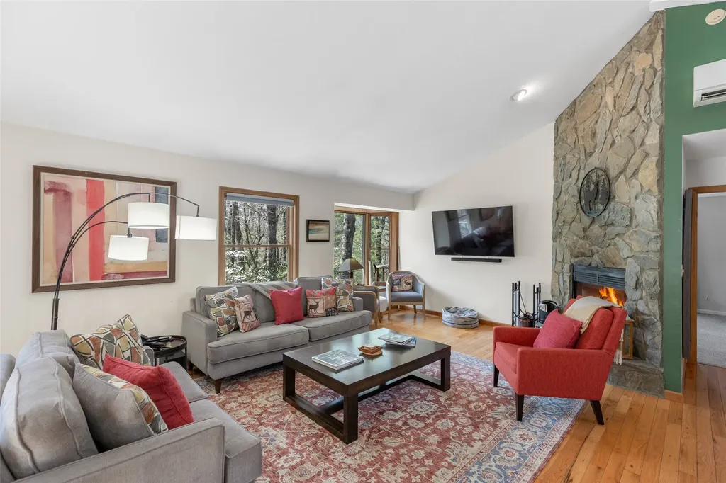 46 Poplar Court Sapphire NC 28774