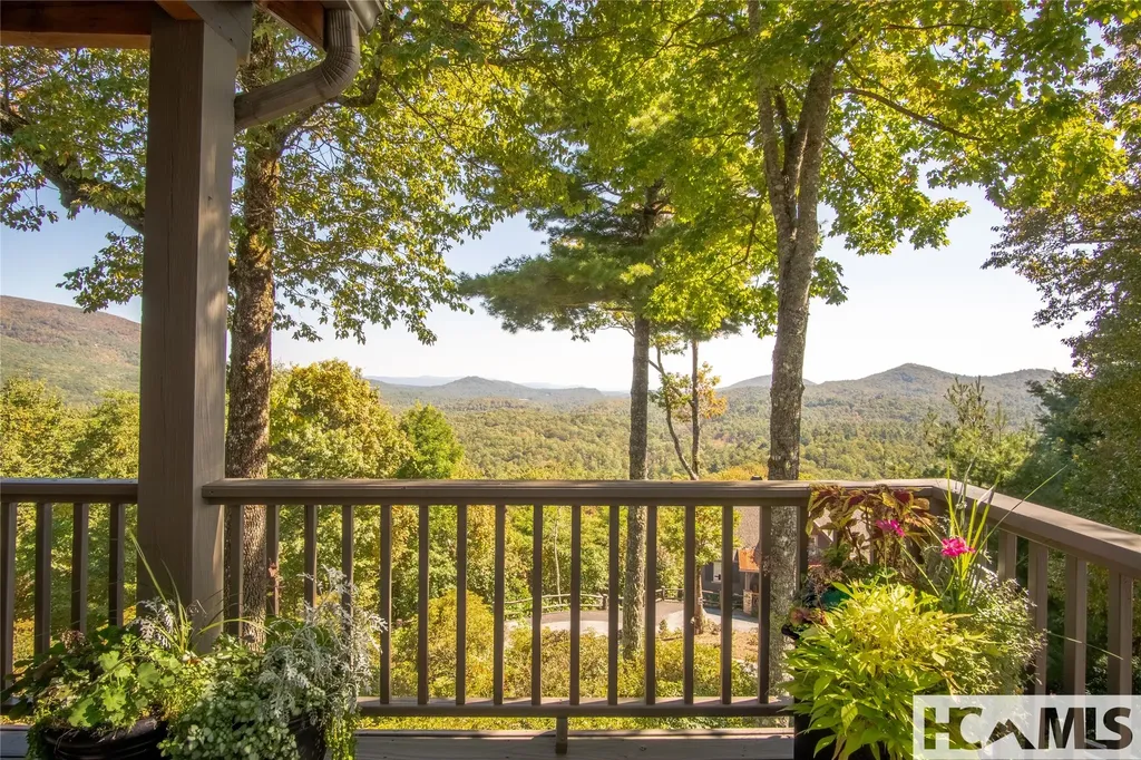 262 Trillium Court Sapphire NC 28774