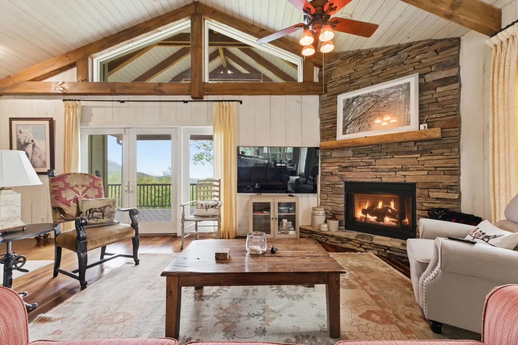 262 Trillium Court Sapphire NC 28774