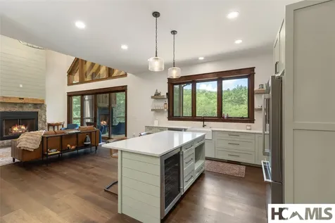 1086 Roaming Road Glenville NC 28736
