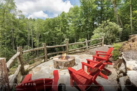 1086 Roaming Road Glenville NC 28736