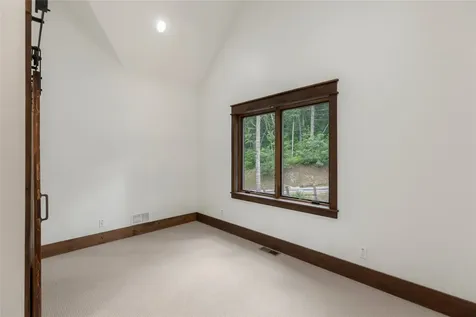 1086 Roaming Road Glenville NC 28736