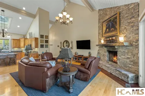 111B Rue De Provence Glenville NC 28736