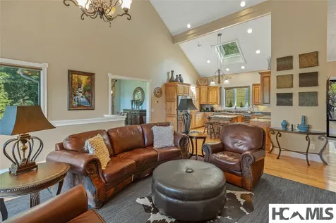 111B Rue De Provence Glenville NC 28736