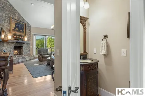 111B Rue De Provence Glenville NC 28736