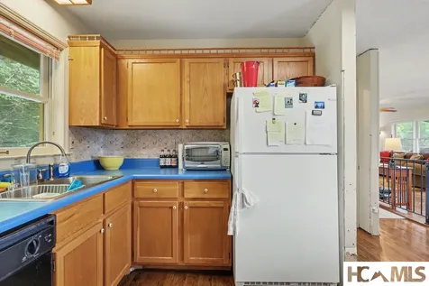 939 Browns Mountain Road Scaly Mountain NC 28775