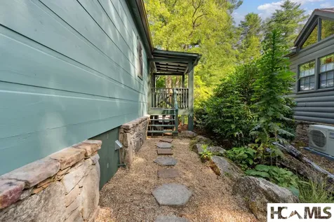 30 Chestnut Walk Highlands NC 28741