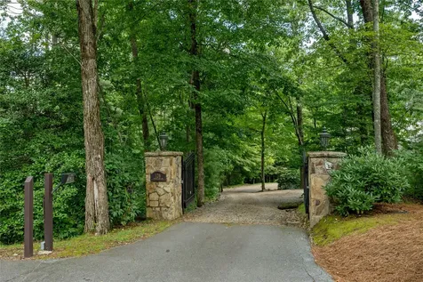 126 Forestland Road Cashiers NC 28717