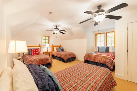 125 Honey Bee Bend Cashiers NC 28717