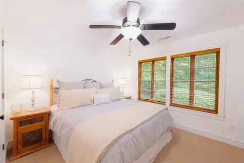 125 Honey Bee Bend Cashiers NC 28717
