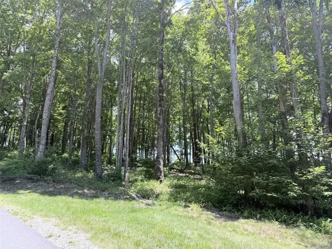40 Roaming Road Glenville NC 28736