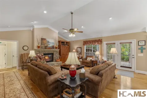 141 Dolly Lane Highlands NC 28741