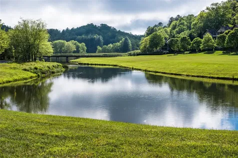 696 Sky Valley Way Dillard GA 30537