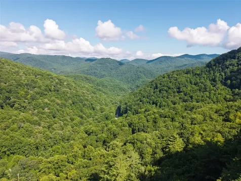 195 Hanging Rock Road Glenville NC 28736