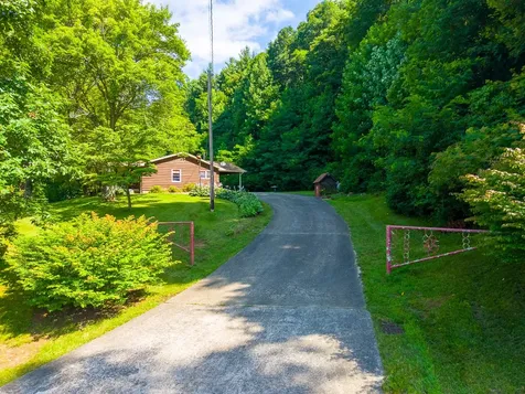 7219 Dillard Road Scaly Mountain NC 28775
