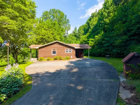 7219 Dillard Road Scaly Mountain NC 28775