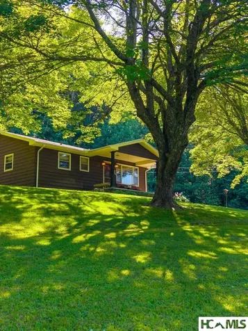 7219 Dillard Road Scaly Mountain NC 28775