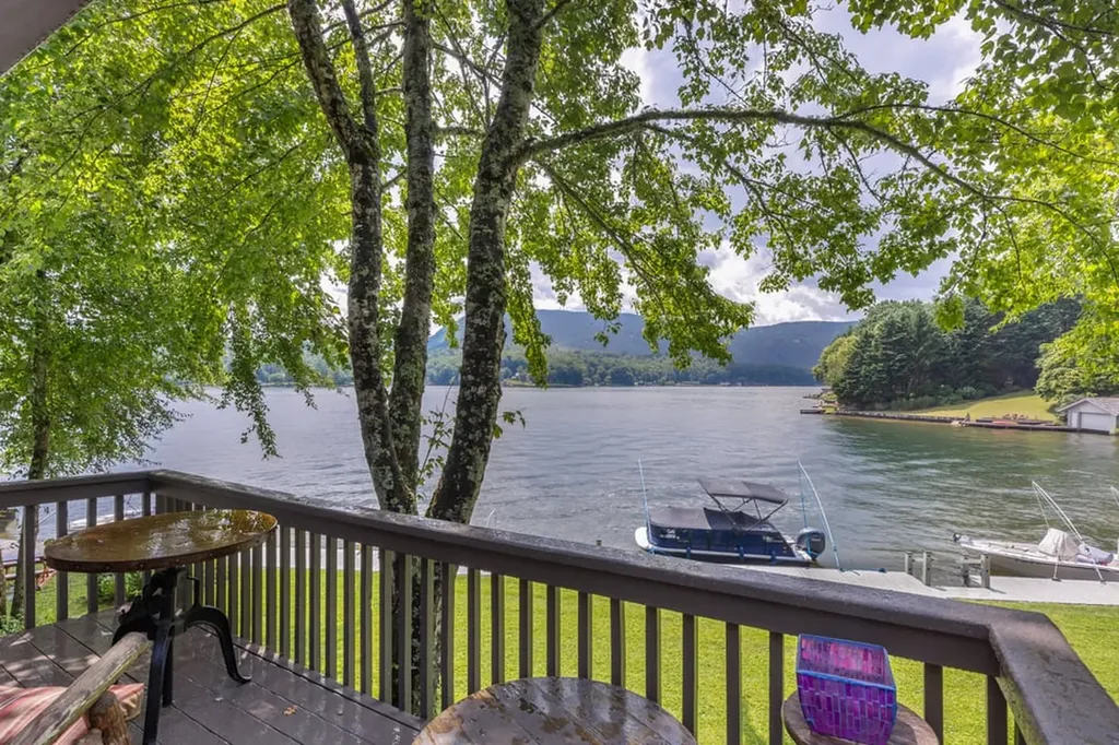 82 Innsbrook Drive Lake Toxaway NC 28747