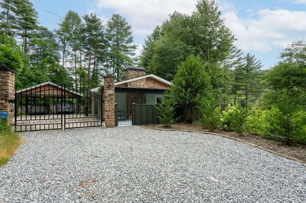 60 Owen Mountain Road Glenville NC 28736