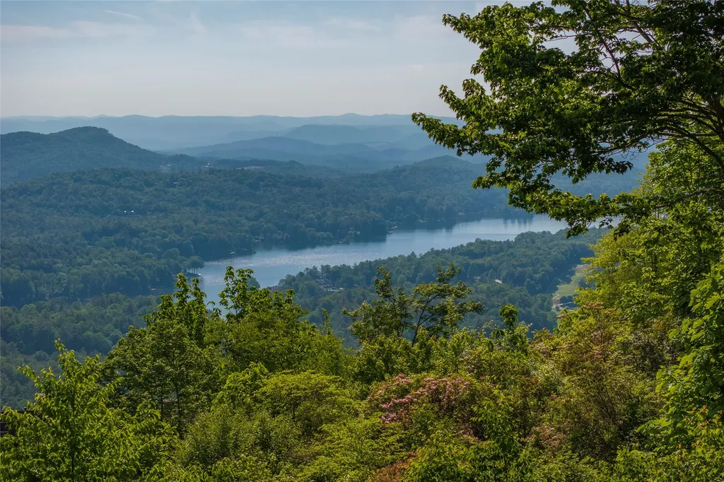 114R Toxaway Drive Lake Toxaway NC 28747