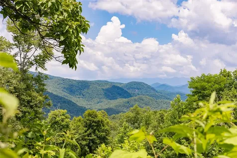 2652 Pilot Knob Road Glenville NC 28736