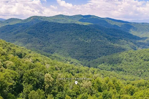 2652 Pilot Knob Road Glenville NC 28736