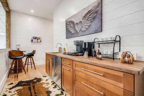 115 Speed Way Unit B Lake Toxaway NC 28747