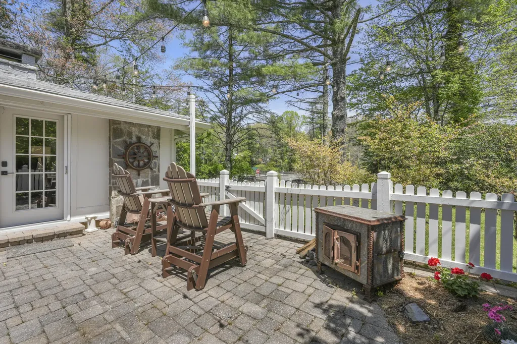 343 Cullasaja Road Highlands NC 28741