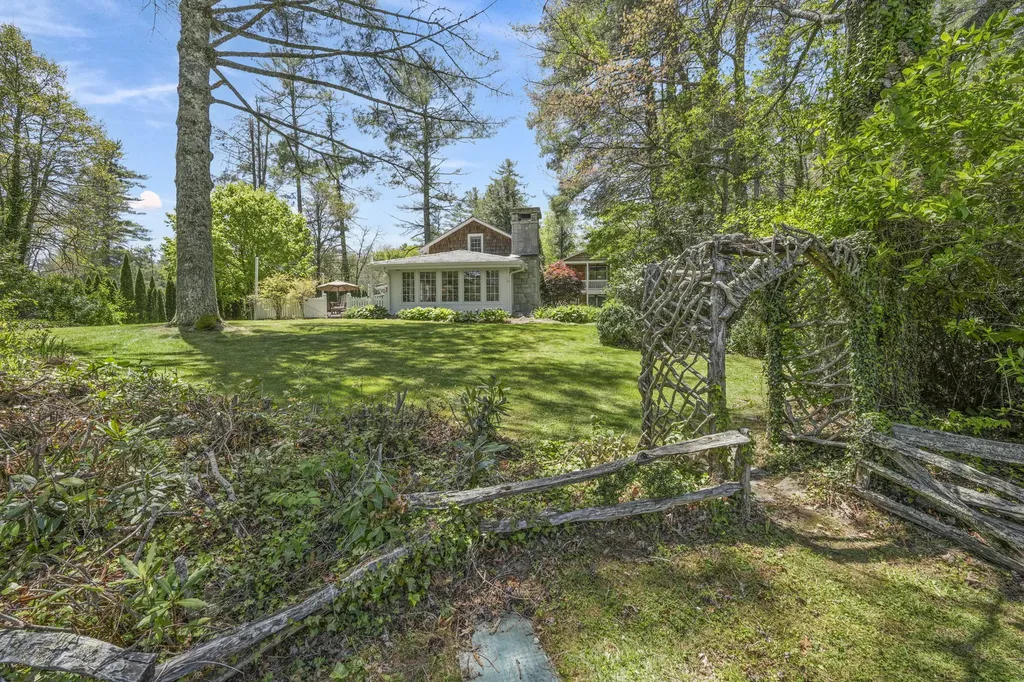 343 Cullasaja Road Highlands NC 28741