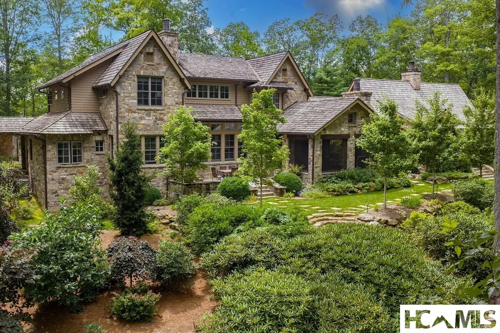 2071 High Mountain Drive Cashiers NC 28717