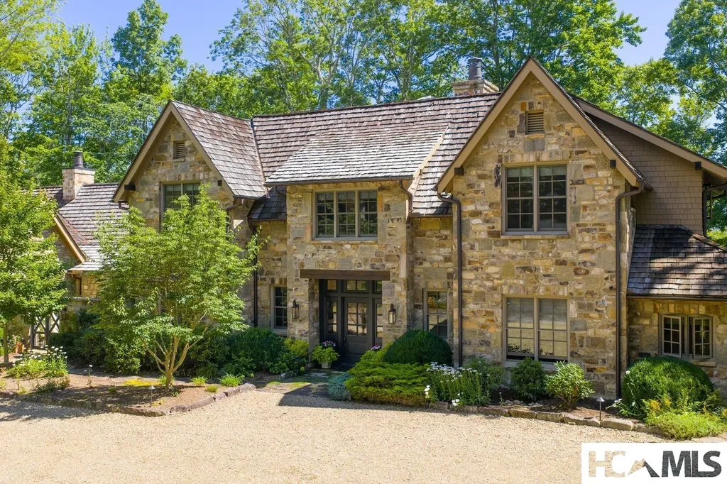2071 High Mountain Drive Cashiers NC 28717