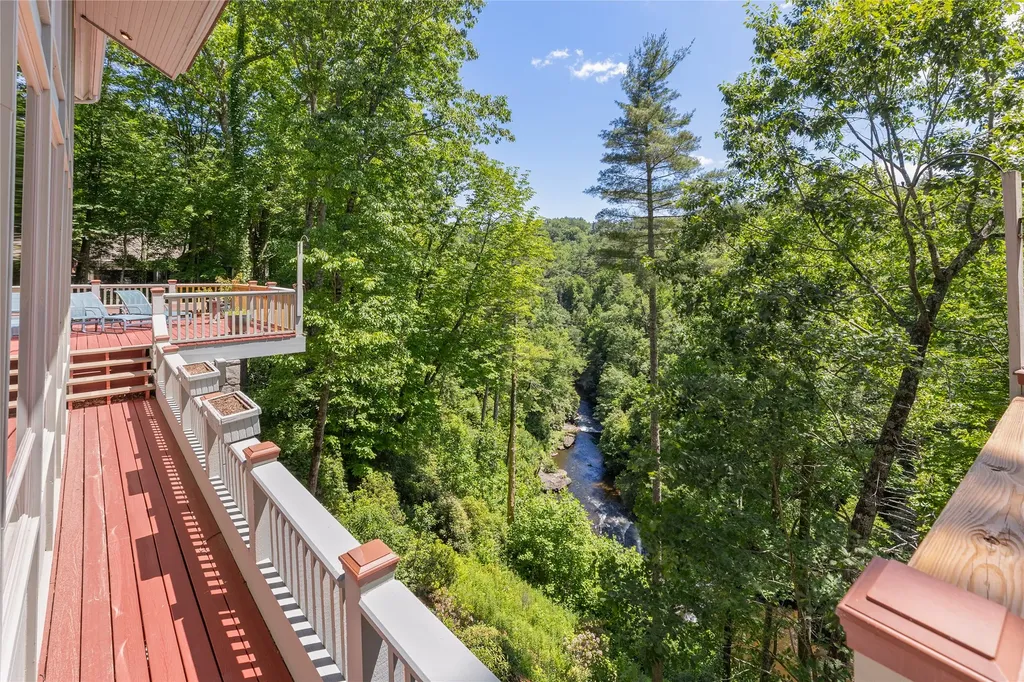 56 The Rapids Road Sapphire NC 28774