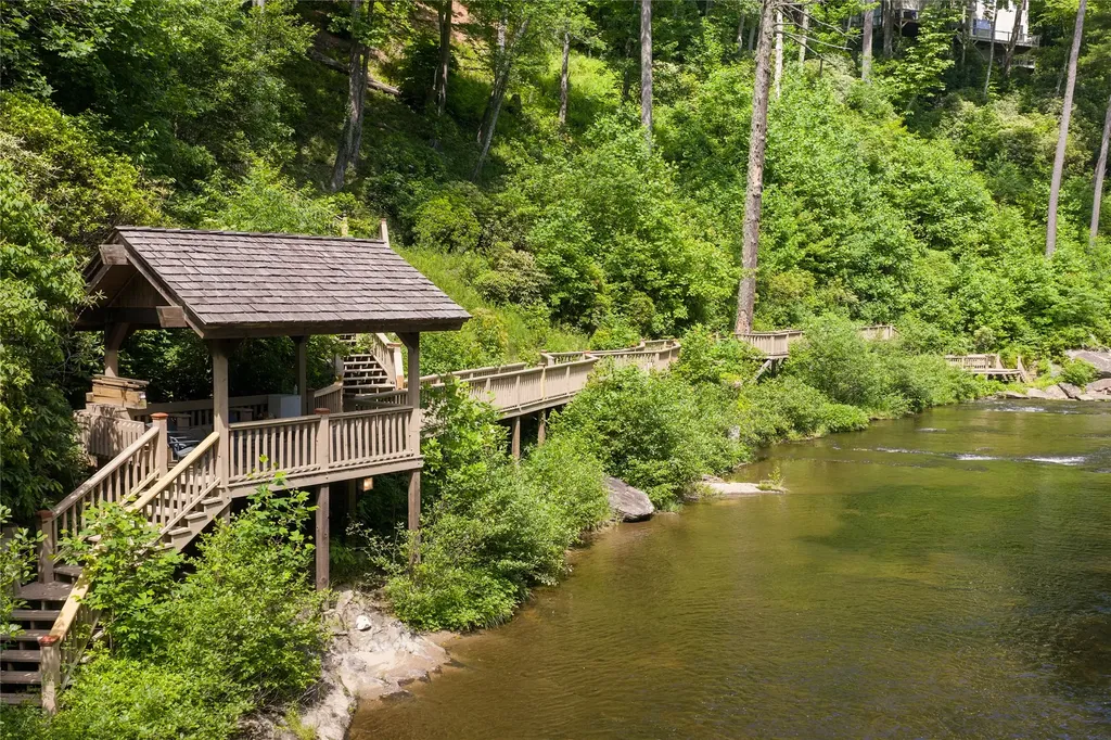 56 The Rapids Road Sapphire NC 28774