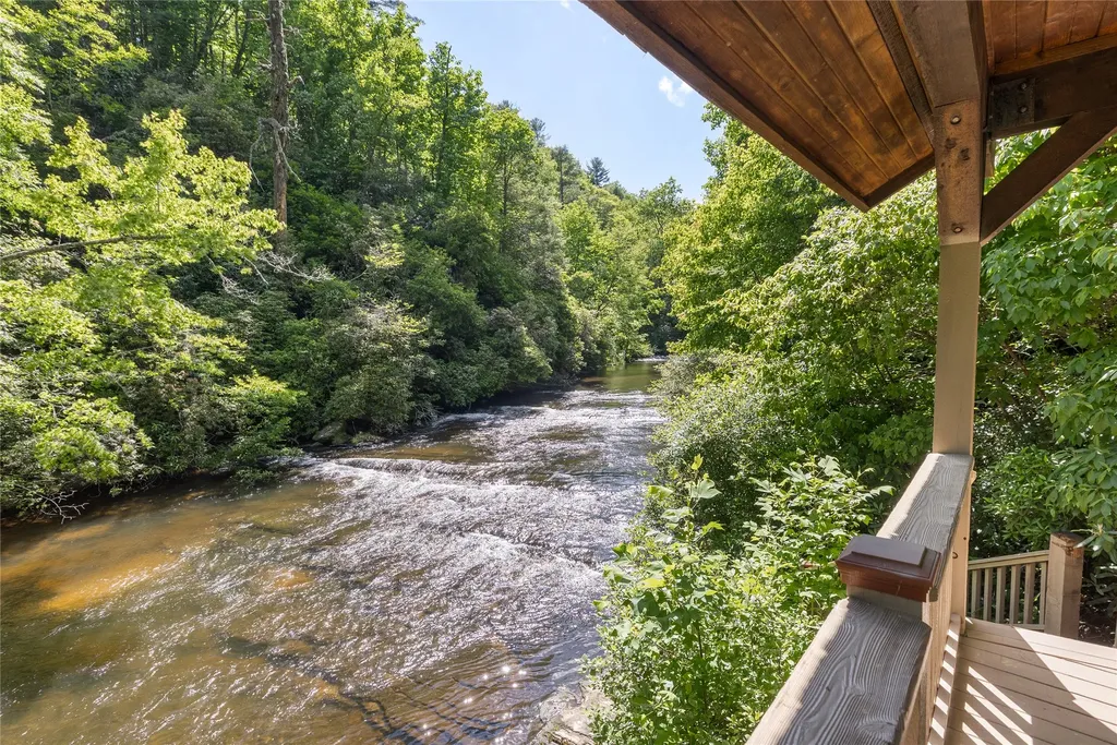 56 The Rapids Road Sapphire NC 28774