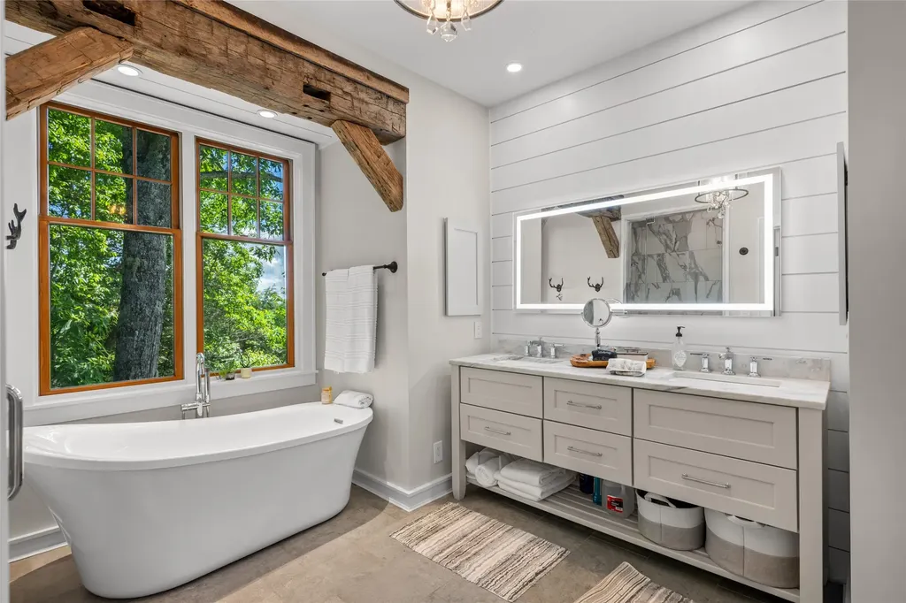 100 Meadow Ridge Drive Lake Toxaway NC 28747