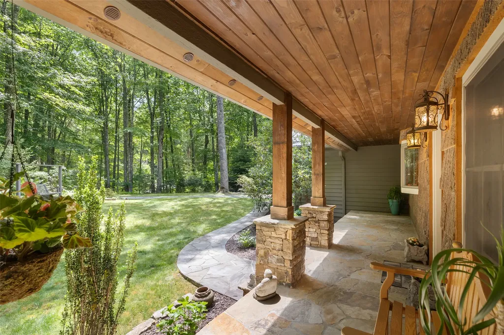 41 Flat Creek Drive Glenville NC 28736