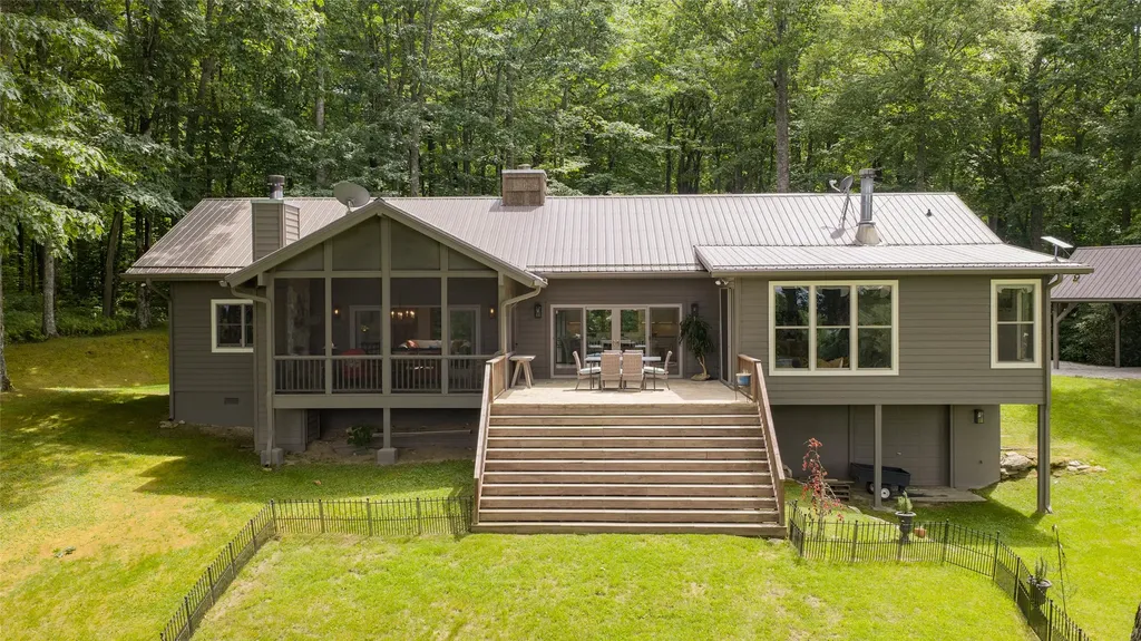 41 Flat Creek Drive Glenville NC 28736