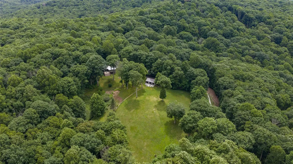 41 Flat Creek Drive Glenville NC 28736