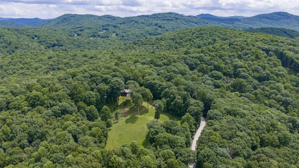 41 Flat Creek Drive Glenville NC 28736