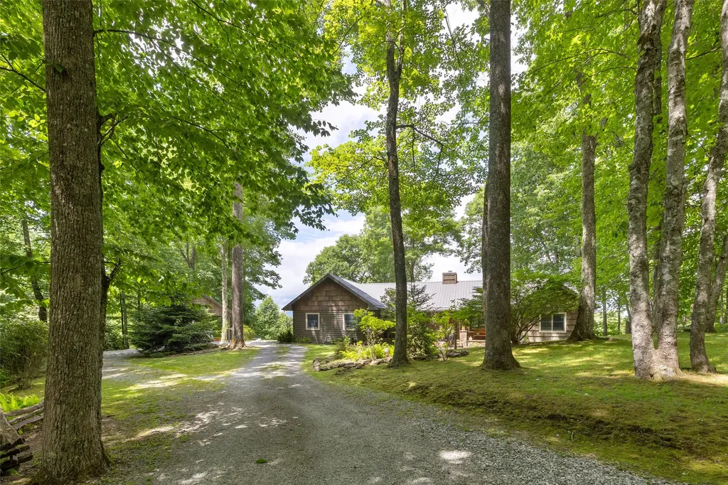 41 Flat Creek Drive Glenville NC 28736