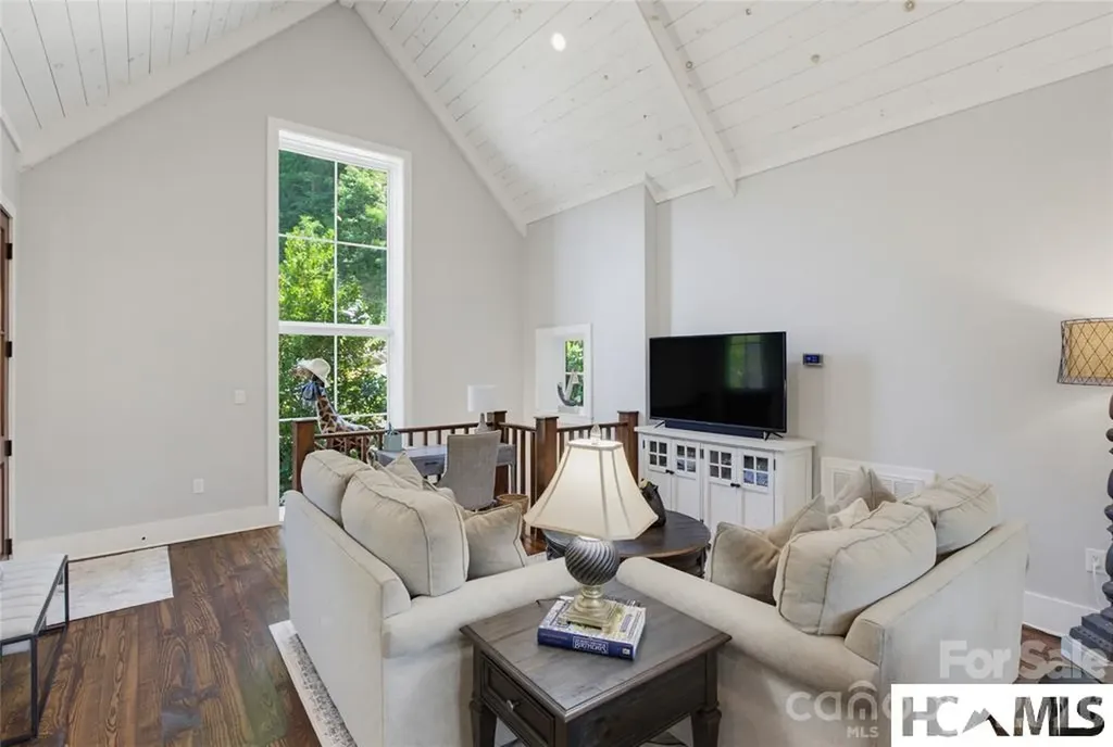 561 Harbor Ridge Drive Tuckasegee NC 28783